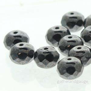 Tjeckiska Firepolish Donut - Gunmetal 4x7mm, 1 Sträng