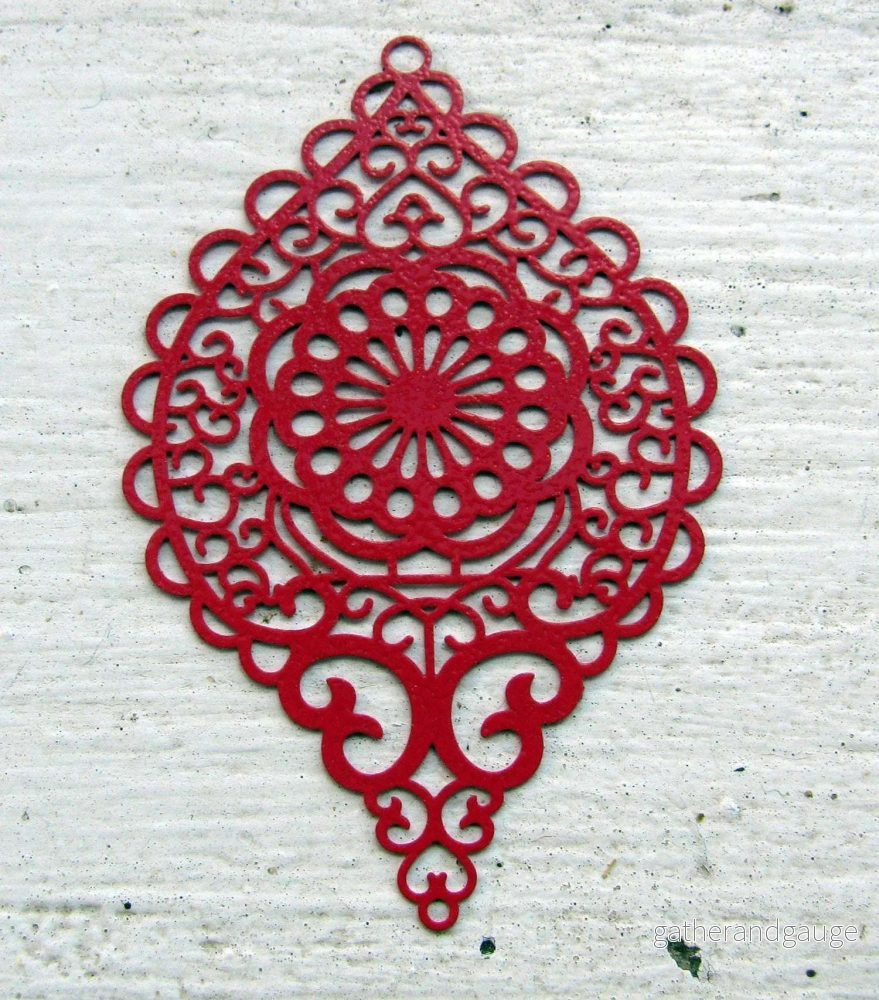 Berlock Röd – Stor Mandala droppe 38x58mm 1 styck