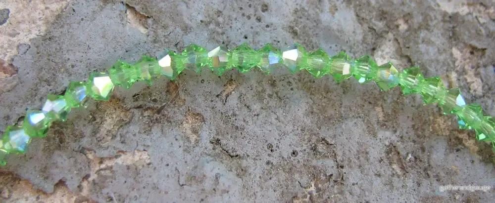 Tjeckiska MC Bicone - Peridot AB 3 mm, 40- pack - Bild 2