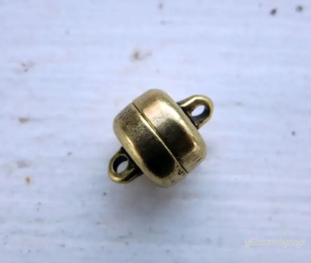 Magnetlås Bronsfärgad – Enkel Platt Rund 9×6,4mm 1 styck Magnetlås Bronsfärgad – Enkel Platt Rund 9×6,4mm 1 styck