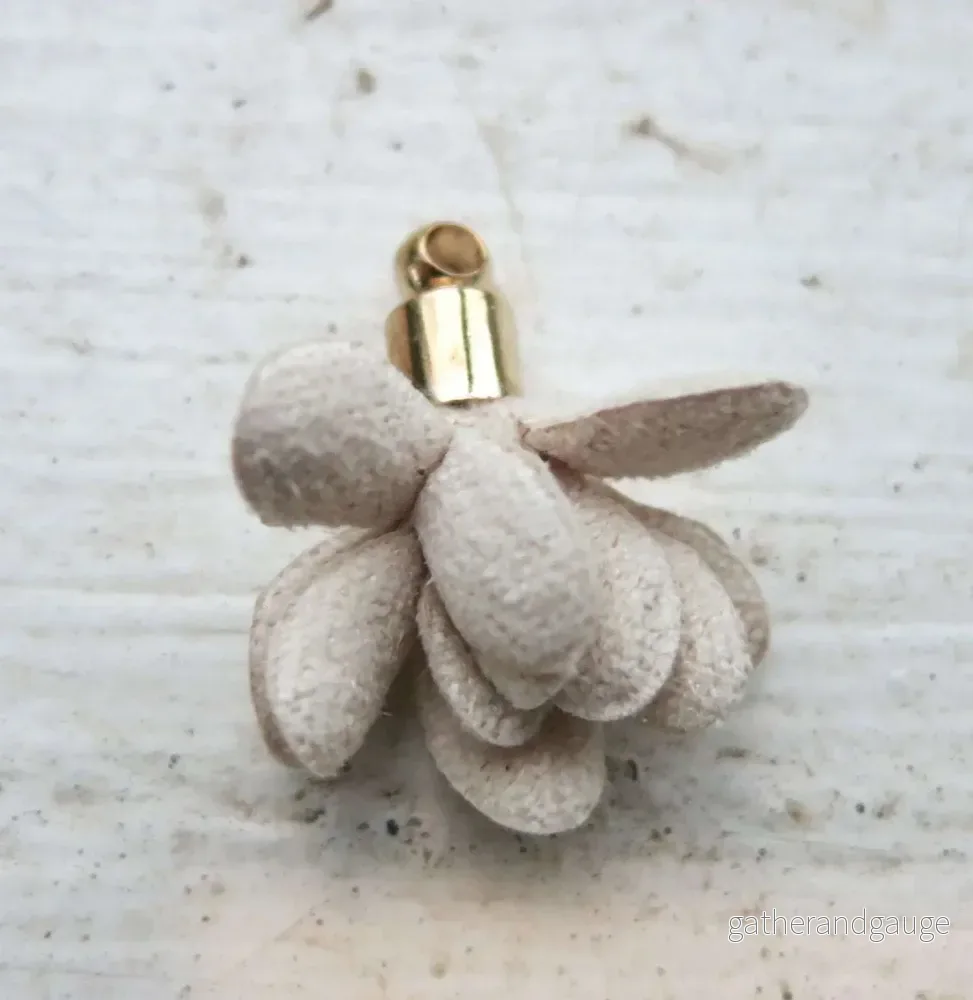 Tofs Tyg - Rund Beige 10mm, 1 styck