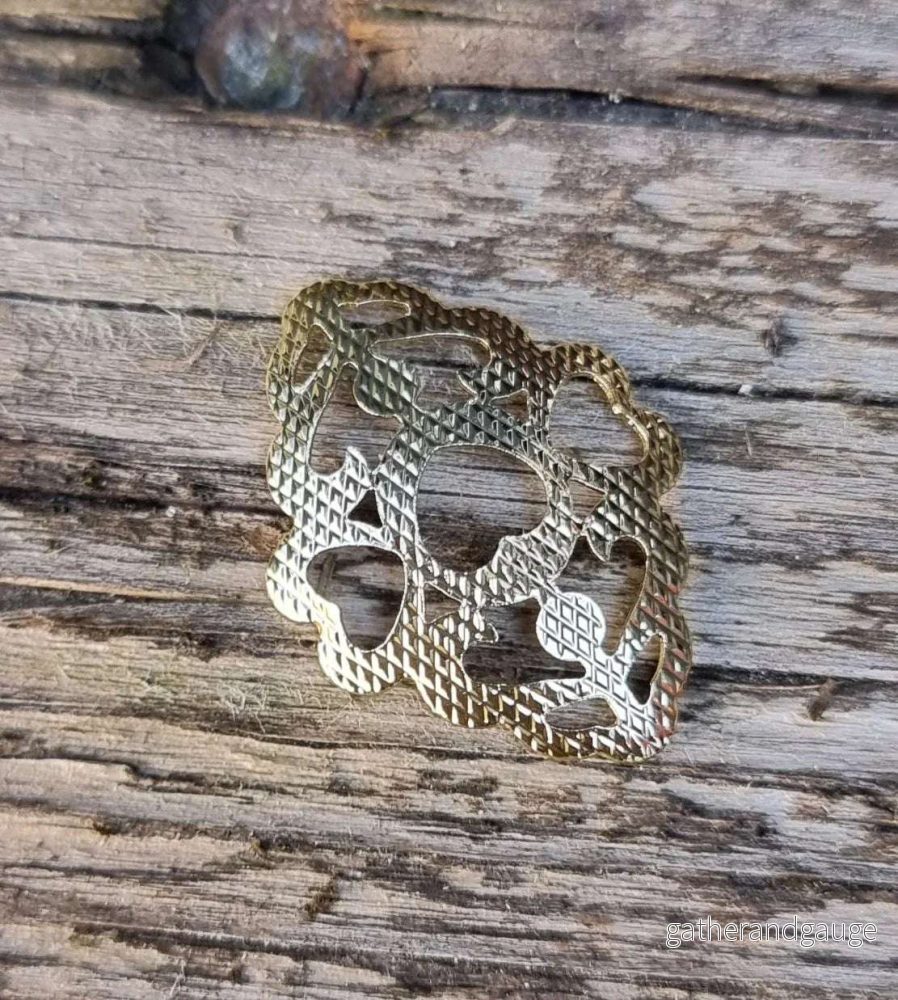 Connector / Hänge Guldfärgad – Romb med hjärta, 1 styck Connector / Hänge Guldfärgad – Romb med hjärta, 1 styck
