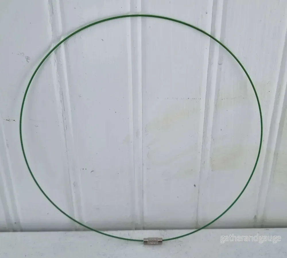 Wire halsband - Grön 1mm, 1 styck