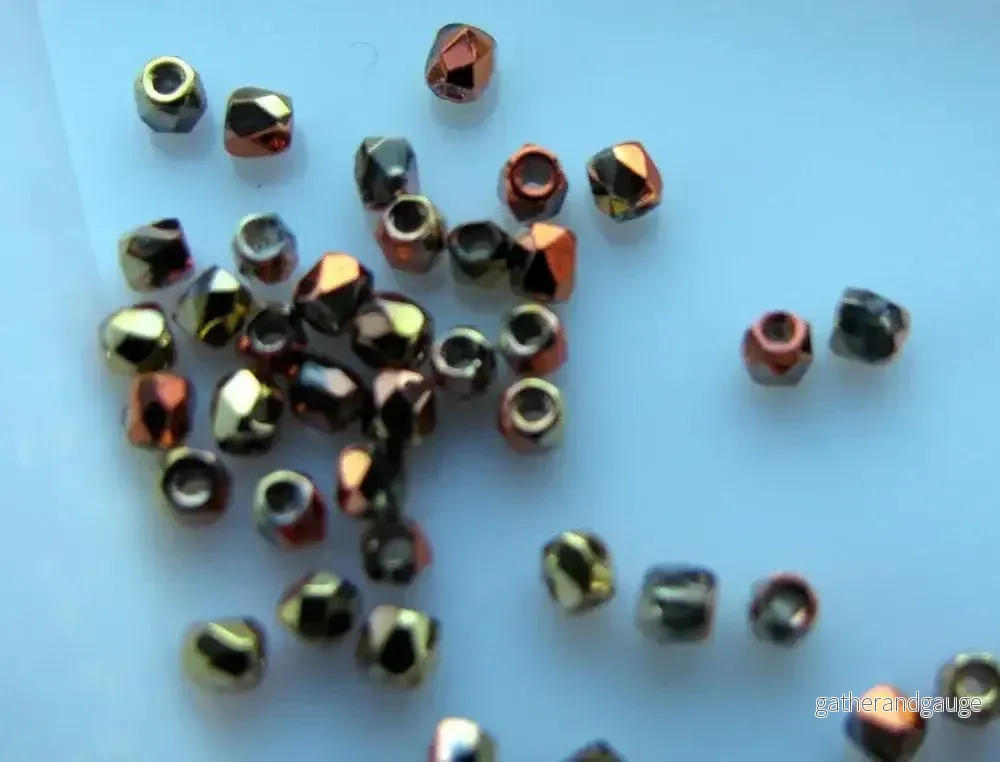 Tjeckiska Firepolish - Crystal California Gold Rush true 2 mm, 2 gram - Bild 3