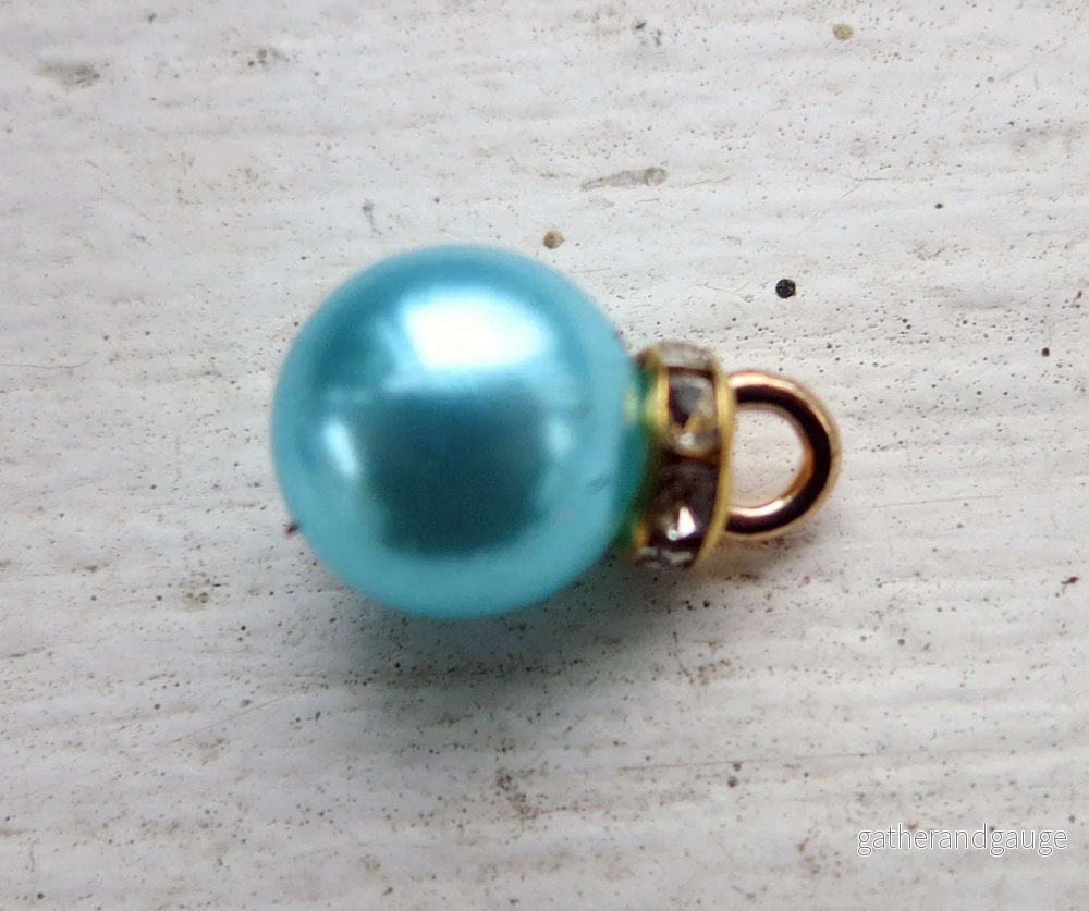 Hänge Akryl – Pärla med Strassrondell Turkos 10mm 1 styck Hänge Akryl – Pärla med Strassrondell Turkos 10mm 1 styck