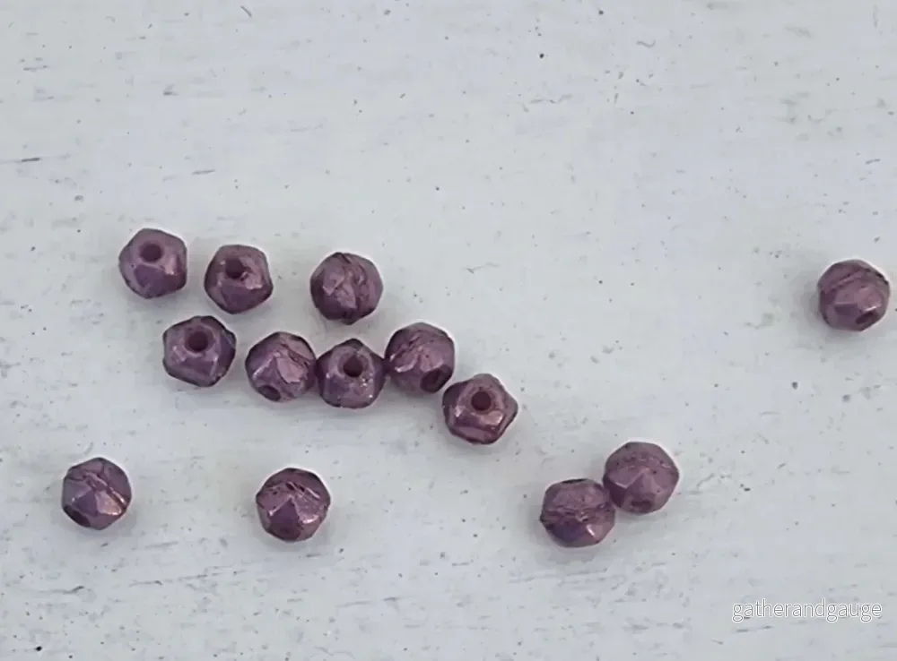 Tjeckiska English Cut – Purple Vega 3 mm, 50-pack Tjeckiska English Cut – Purple Vega 3 mm, 50-pack