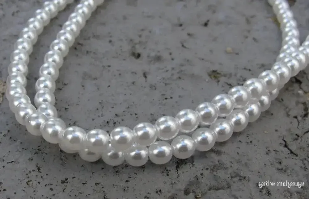 Tjeckiska vaxade glaspärlor - White 4mm, 1 sträng - Bild 2