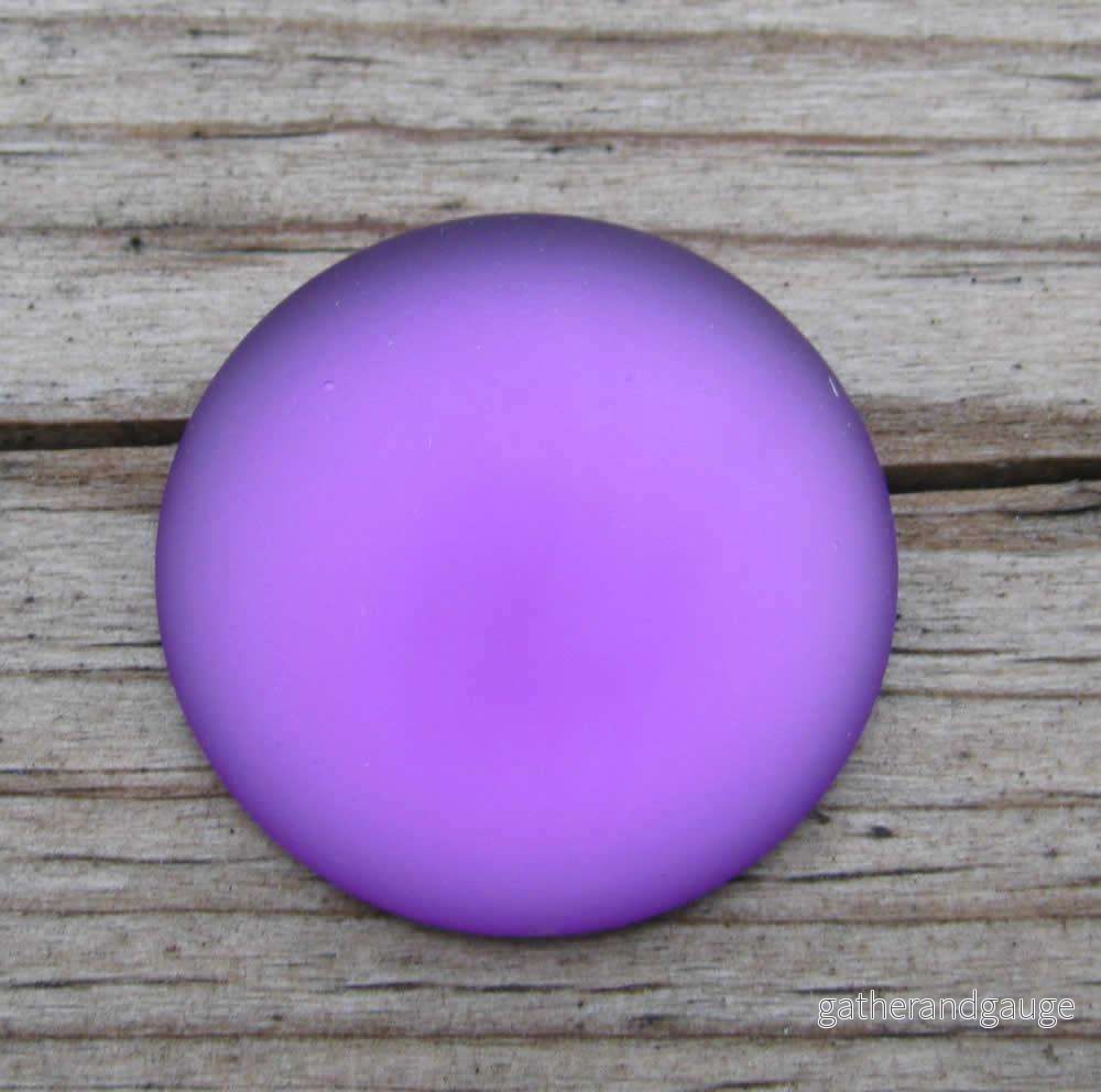 Luna Cabochon – Grape 24 mm, 1 styck Luna Cabochon – Grape 24 mm, 1 styck