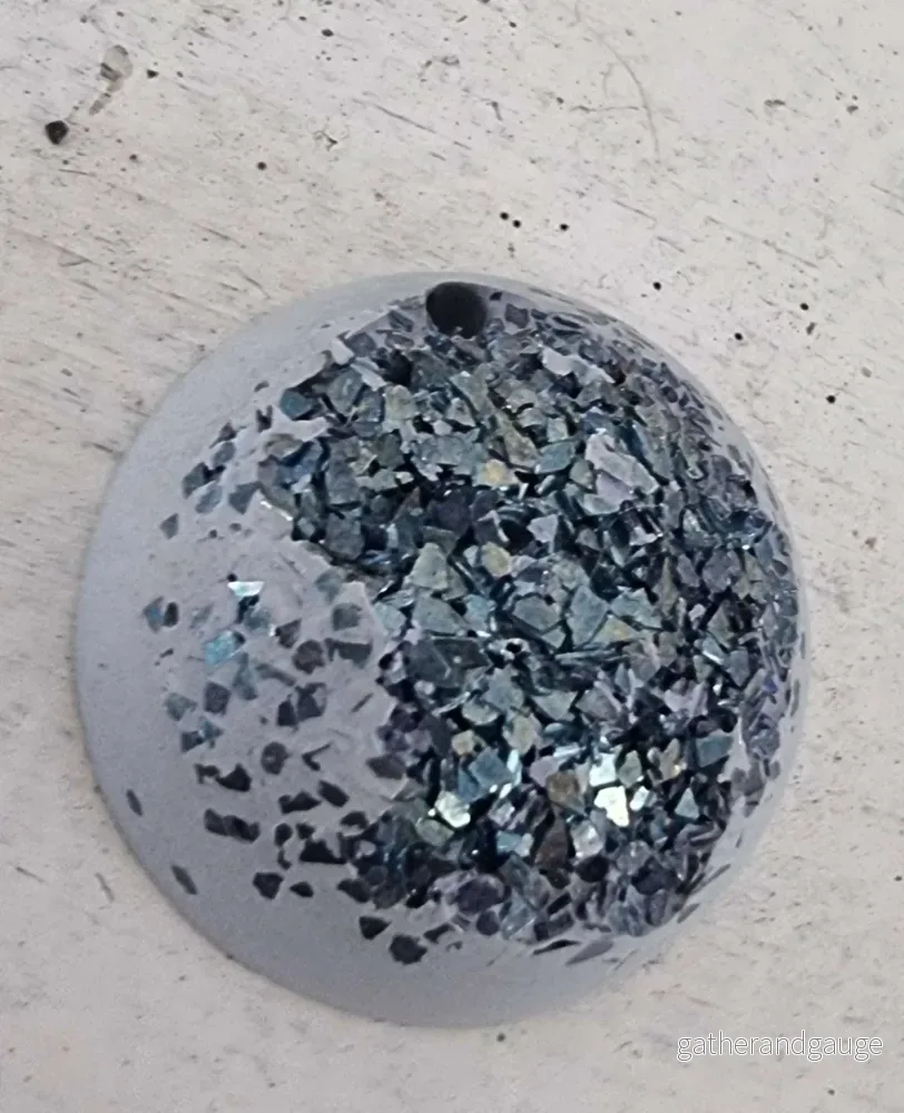 Cabochon Smyckesbetong - Rund Ljusblå 30mm 1 styck - Bild 2