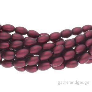 Tjeckiska vaxade glaspärlor – Ris Burgendy Matt 6x4mm, 1 sträng