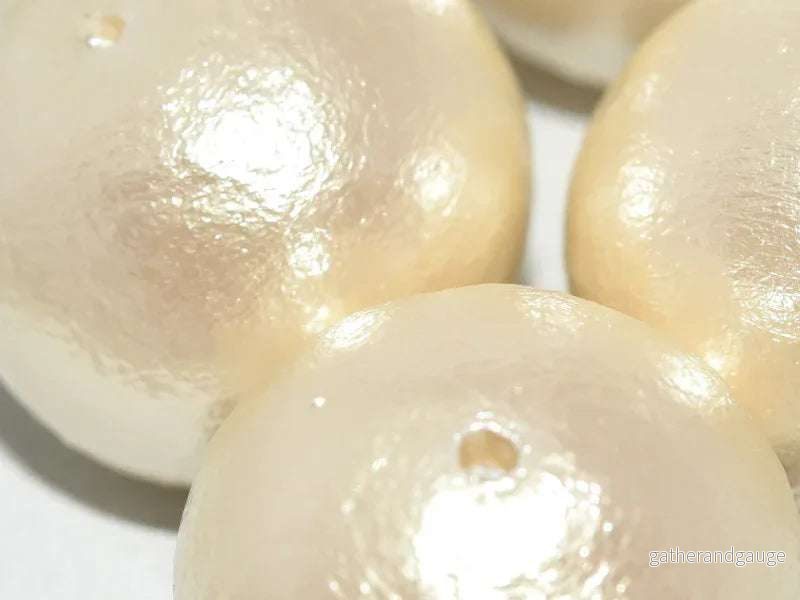 Miyuki Cotton Pearl Off-White 20mm – 1 styck Miyuki Cotton Pearl Off-White 20mm – 1 styck