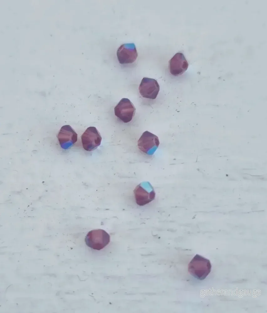 Swarovski Crystals Bicone (5328) – Cyclamen Opal Shimmer 3mm, 10-pack Swarovski Crystals Bicone (5328) – Cyclamen Opal Shimmer 3mm, 10-pack