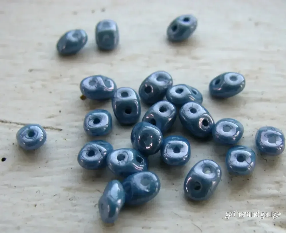 SuperDuo - Opaque Blue Ceramic Look, 10 gram - Bild 2