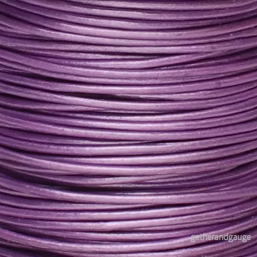 Läderband 0,5mm – Metallic Chandni 1 m Läderband 0,5mm – Metallic Chandni 1 m