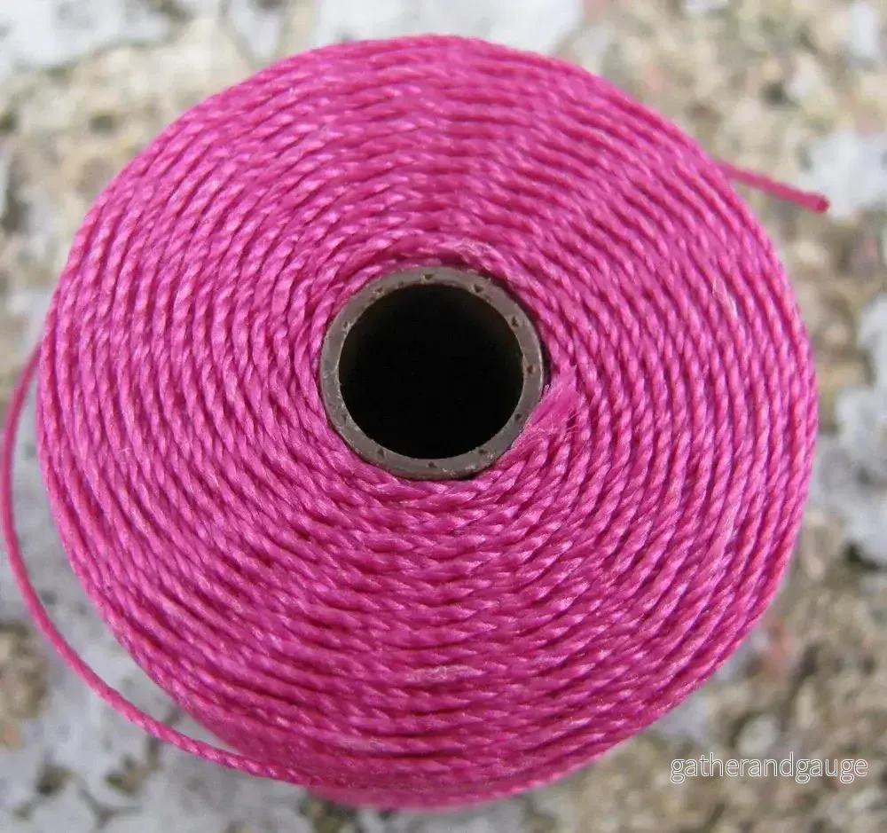 S-Lon Bead Cord - Magenta, 1 Rulle
