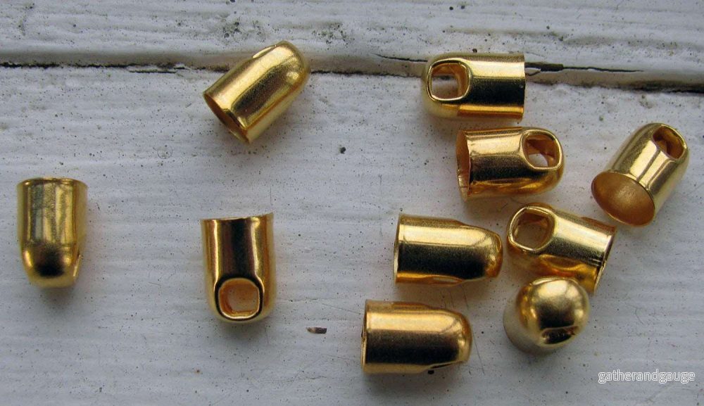 Ändfäste Guldfärgade – Runt hål 5,2mm (10-pack)