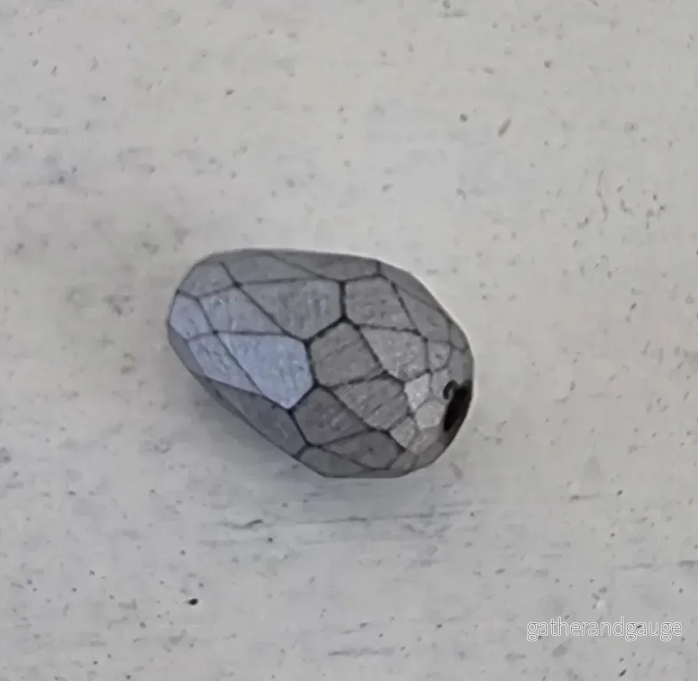 Facetterad Droppe - Matt Silver 8x12mm 1 styck