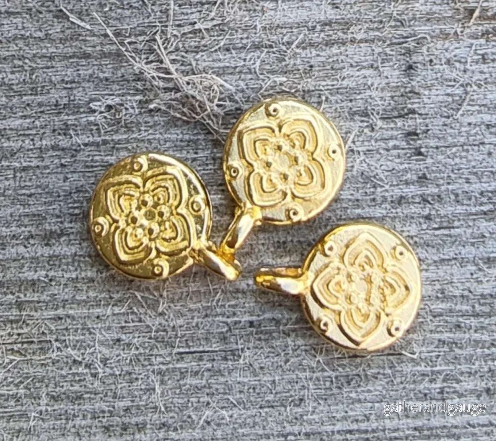 Berlock 24k guldpläterad – Rund med mönster 3-pack Berlock 24k guldpläterad – Rund med mönster 3-pack