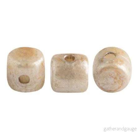 Minos® par Puca® - Opaque Ivory Spotted, 5 gram