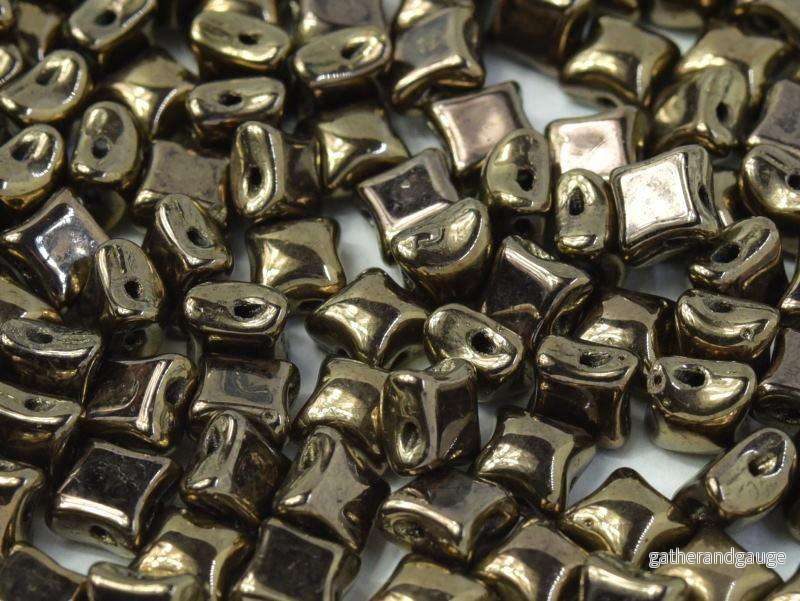 Wibeduo® - Jet Gold 8x8mm, 15-pack