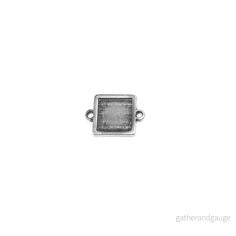Connector Silverfärgad – Ram Fyrkantig 12mm 1 syck Connector Silverfärgad – Ram Fyrkantig 12mm 1 syck