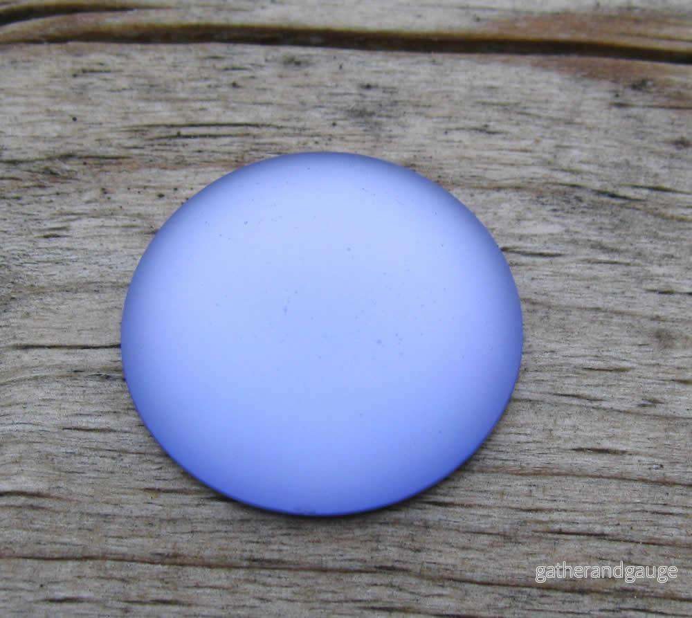 Luna Cabochon – Lavendel 18 mm, 1 styck Luna Cabochon – Lavendel 18 mm, 1 styck