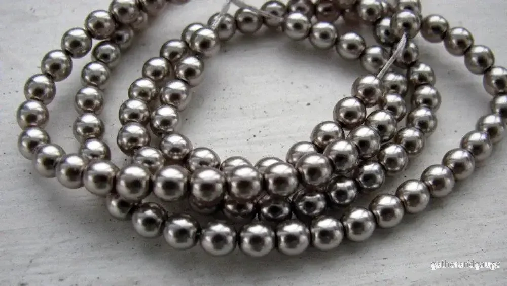 Tjeckiska vaxade glaspärlor - Champagne 4mm, 1 sträng - Bild 2