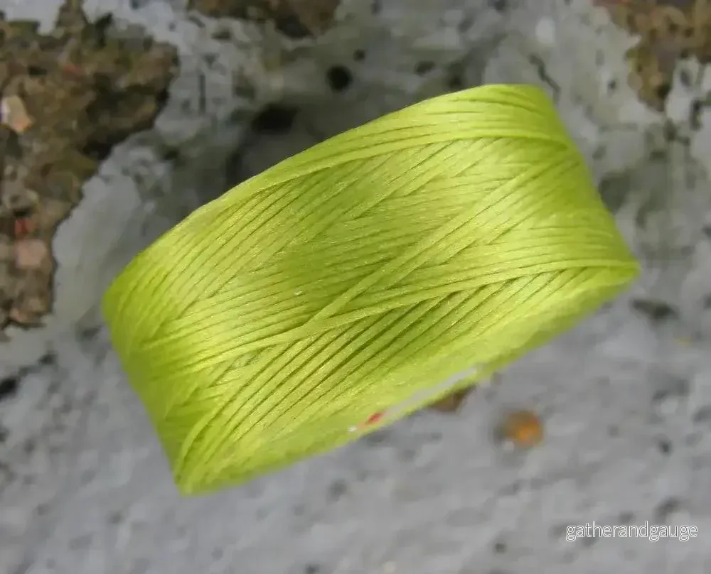 S-Lon bead thread - Chartruese, strl D, 1 rulle - Bild 2