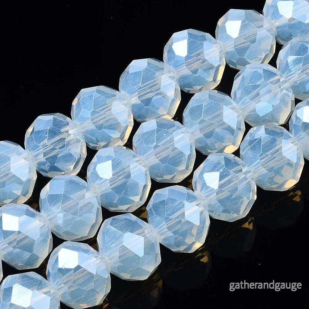Facetterade glaspärlor - Halvopak vit 2x1,5mm, 1 sträng - Bild 3