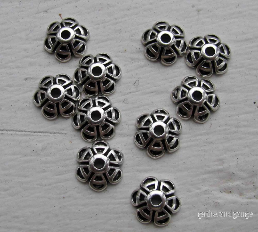 Pärlhattar Silverfärgade - Blomma 10mm 10-pack