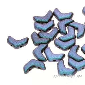 Chevron Duo – Polychrome Blueberry 10x4mm, 1 sträng Chevron Duo – Polychrome Blueberry 10x4mm, 1 sträng