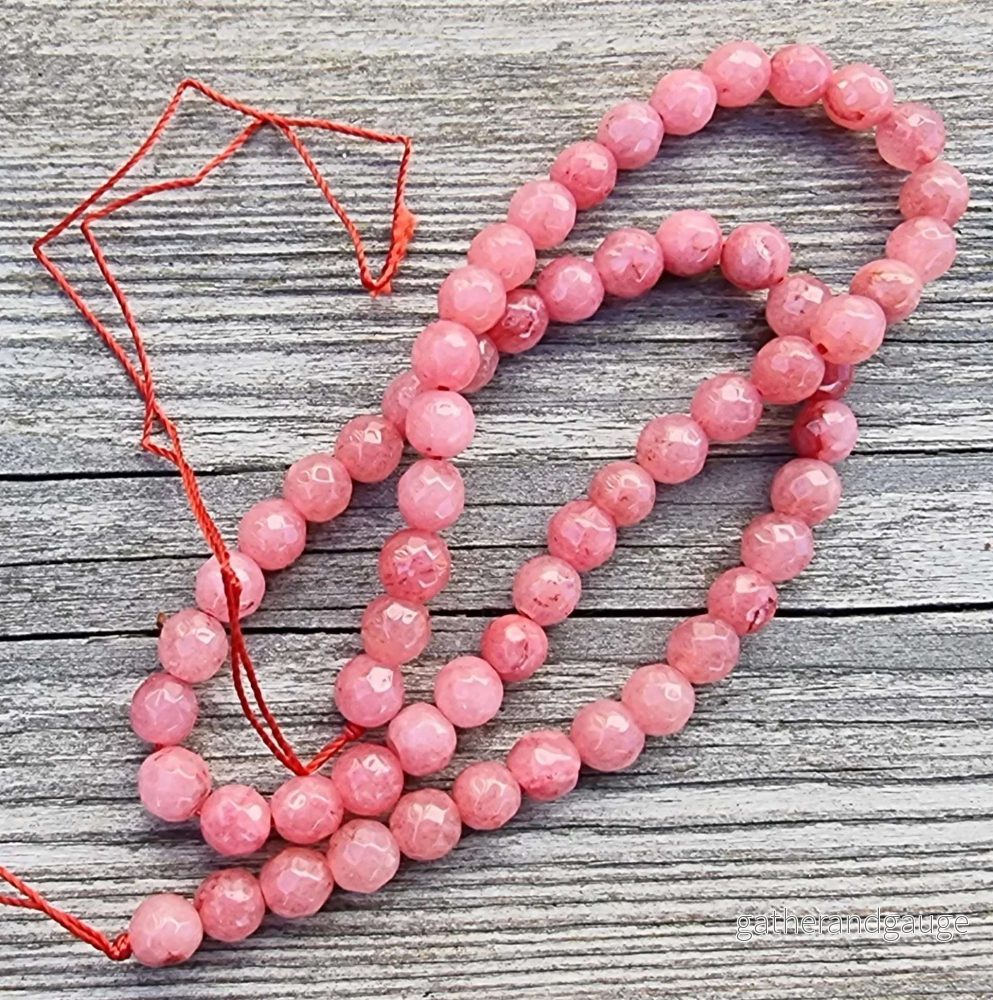Agat Facetterade Runda – Rosa/Röd, 6mm, 1 Sträng