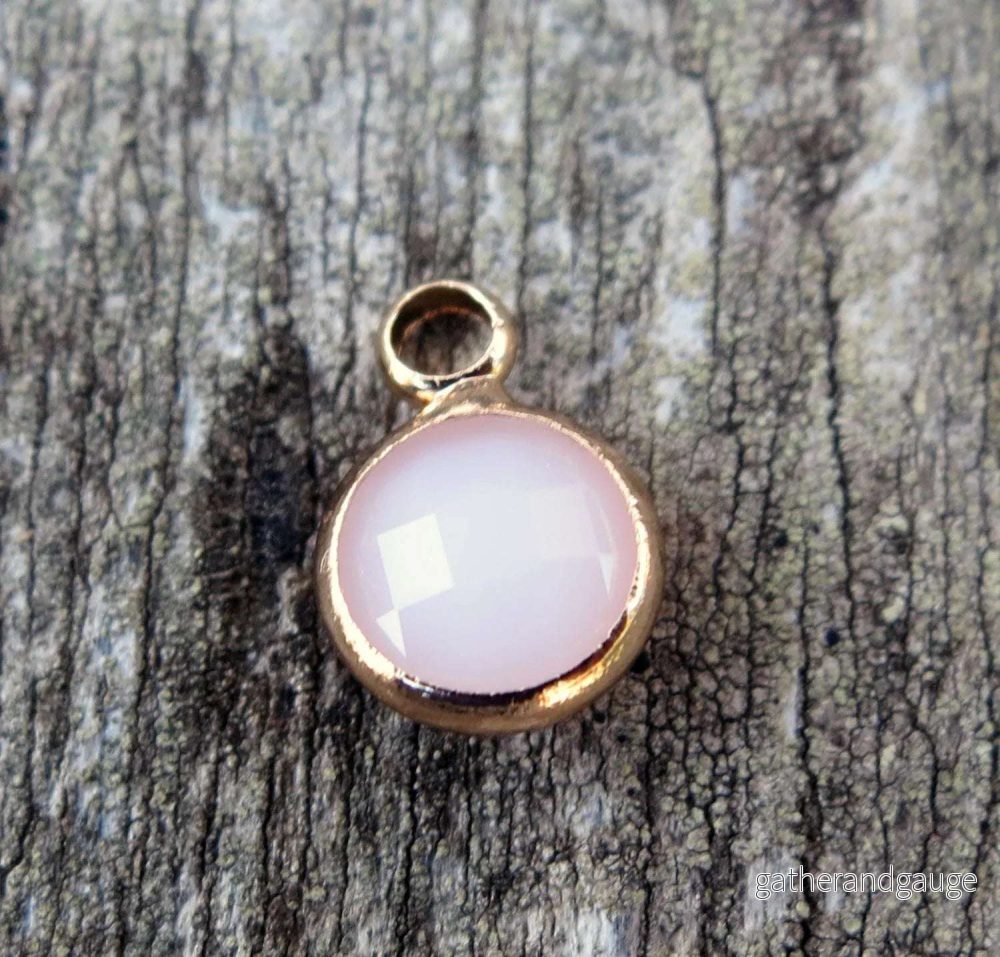 Berlock Facetterad - Rund Mjölkig Rosa, 6mm, 1 styck
