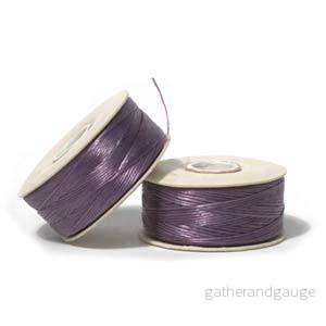Nymo B – Purple, 1 Rulle Nymo B – Purple, 1 Rulle