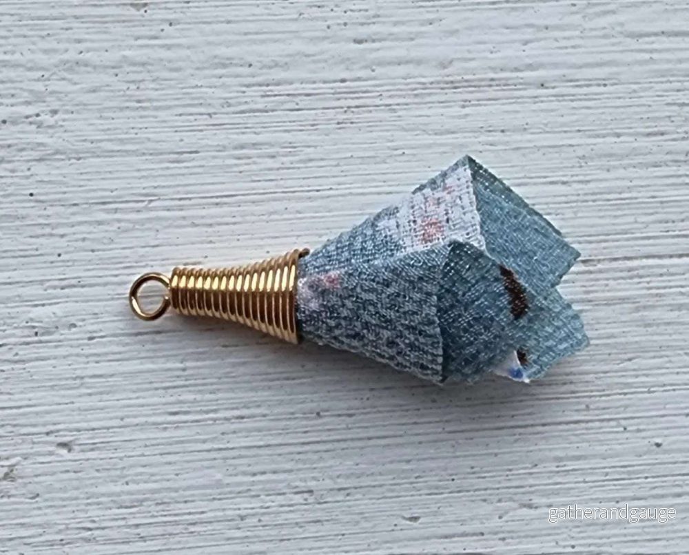 Tofs Tyg – Ljusblå 30mm, 1 Styck