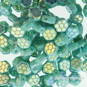Honeycomb - Turquoise Green Laser Core AB 6mm 1 sträng
