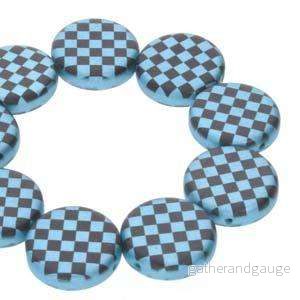 Coin 2-Hole – Jet Turquoise Laser Checkered 14mm 1 sträng Coin 2-Hole – Jet Turquoise Laser Checkered 14mm 1 sträng