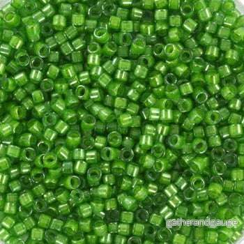 Miyuki Delica - Lined Luster Pea Green 11/0, 5 gram