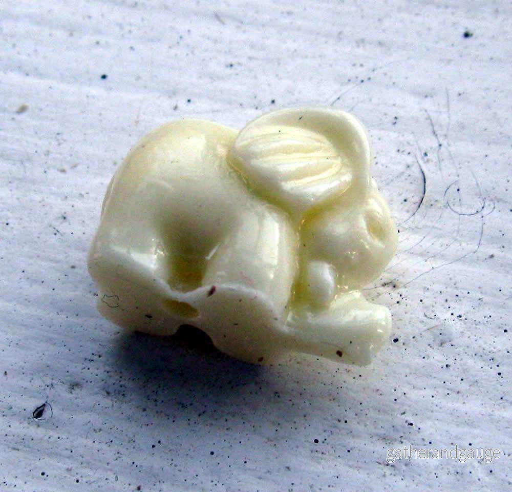 Imiterad Korall Elefant - Ivory 1 styck - Bild 2