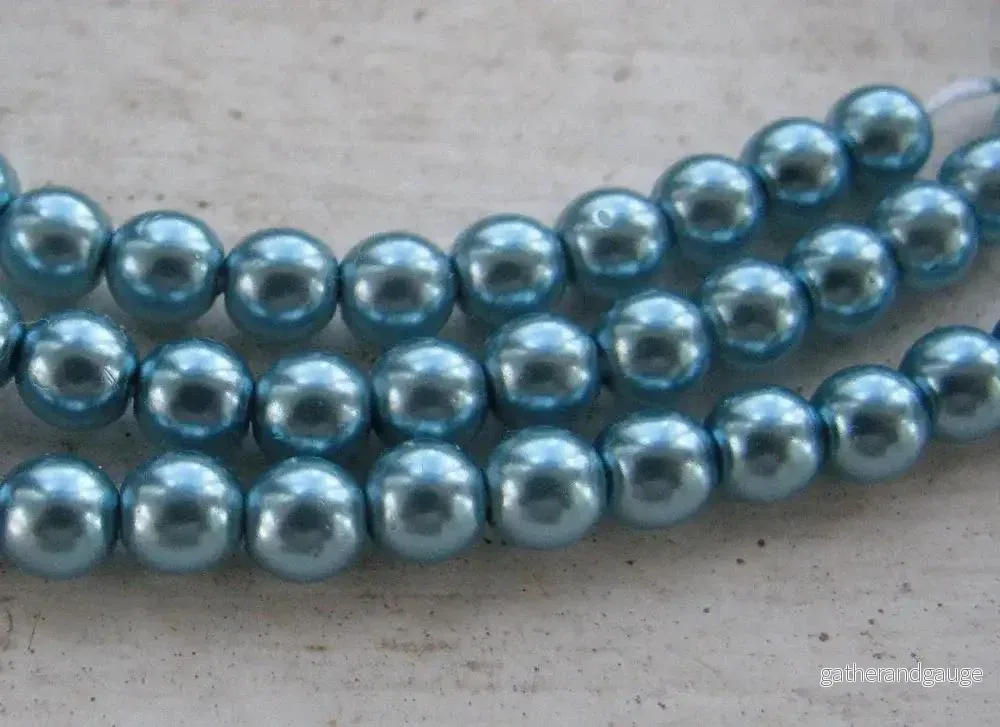 Tjeckiska vaxade glaspärlor - Cerulean 4mm, 1 sträng - Bild 2