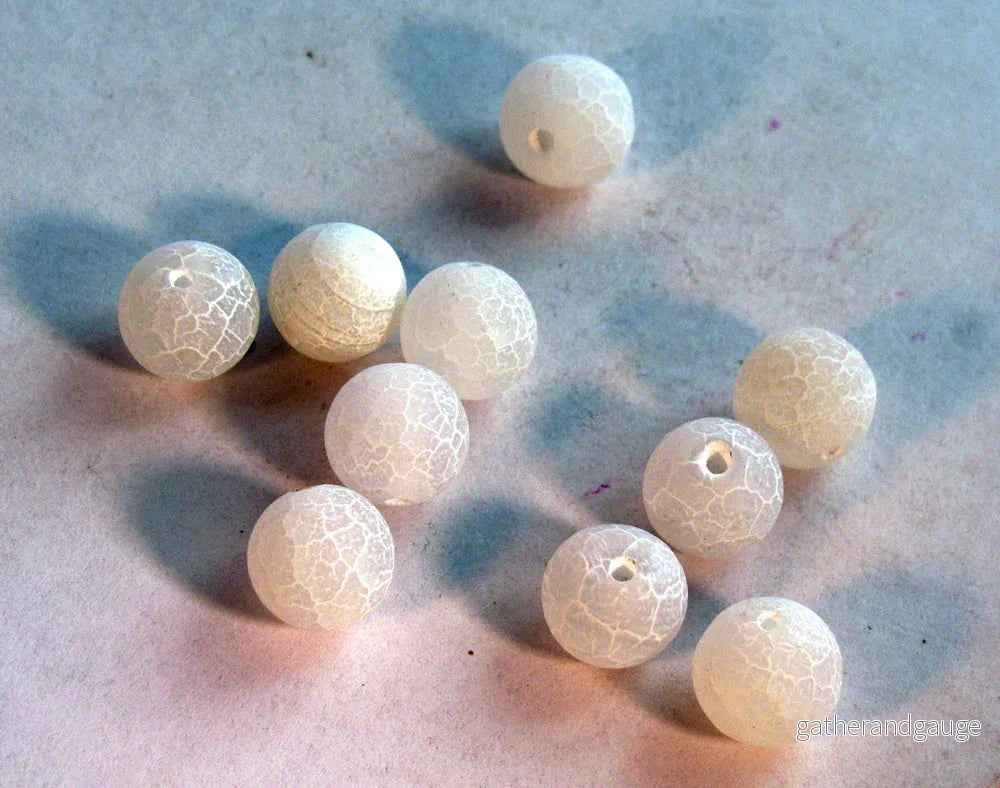 Frostad krackelerad Agat – Vit, 10 mm 1 sträng Frostad krackelerad Agat – Vit, 10 mm 1 sträng