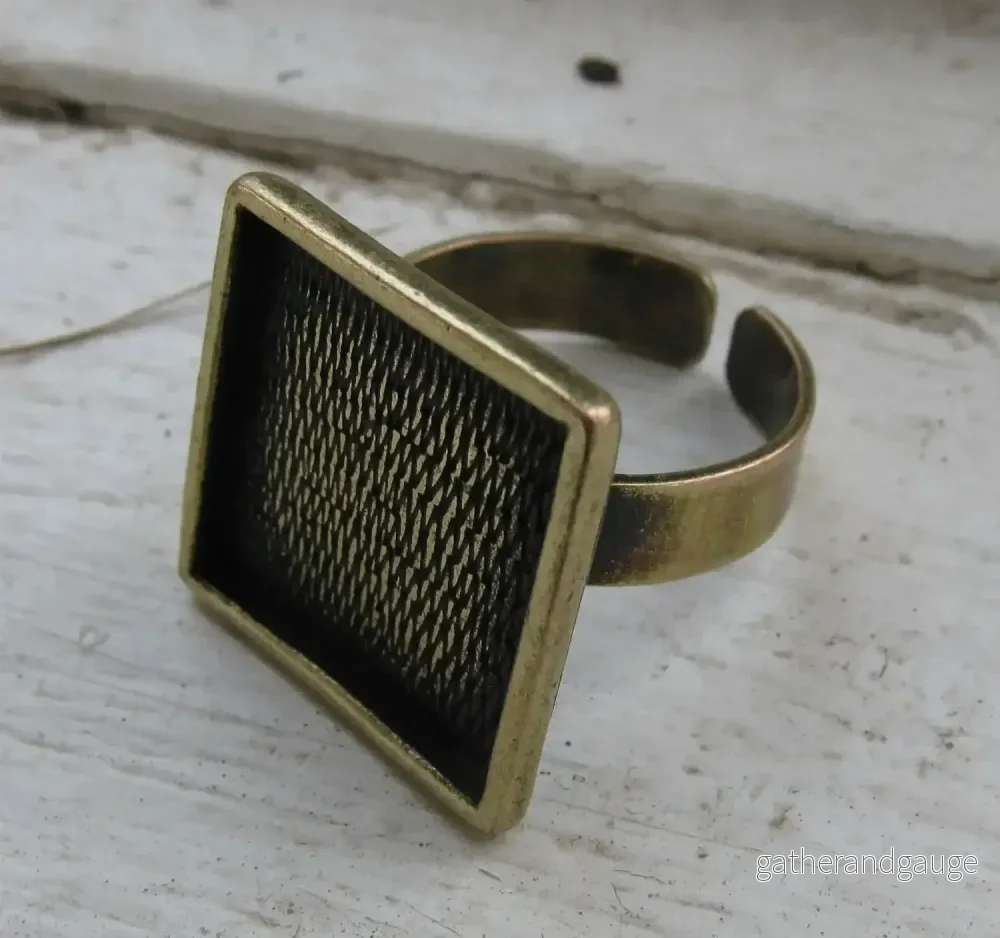 Ringstomme Bronsfärgad – Fyrkantig Ram 18mm 1 styck