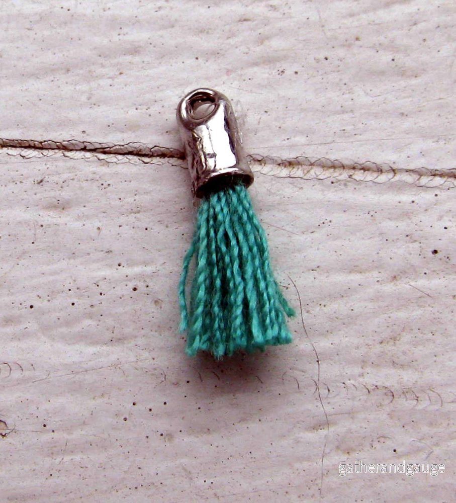 Bomullstofs – Mini Grönturkos / Silver 12mm, 1 styck