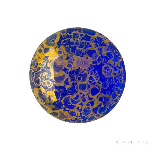 Cabochon par Puca® – Sapphire Bronze 18 mm, 1 styck Cabochon par Puca® – Sapphire Bronze 18 mm, 1 styck