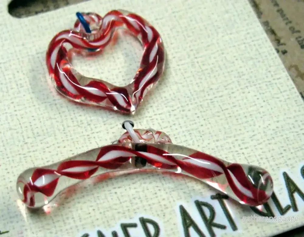 Stavlås Glas - Hjärta Klart med Röd/Vit Swirl, 1 Set
