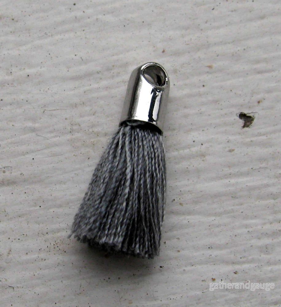 Bomullstofs – Grå 18mm, 1 styck Bomullstofs – Grå 18mm, 1 styck