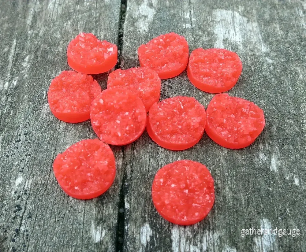 Cabochon av resin - Rund Röd 12mm 10-pack