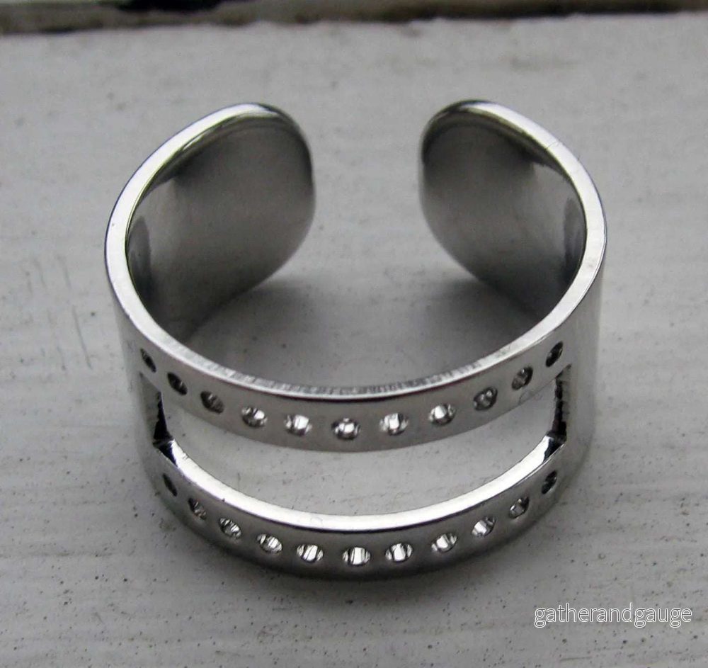Ringstomme Silverfärgad – Med hål (Miuyki) 1 styck Ringstomme Silverfärgad – Med hål (Miuyki) 1 styck