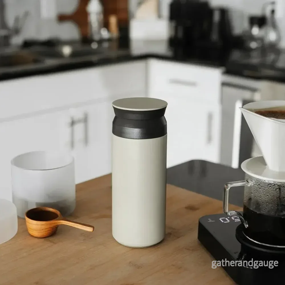 Kinto Travel Tumbler Sand Beige 500ml - Bild 2