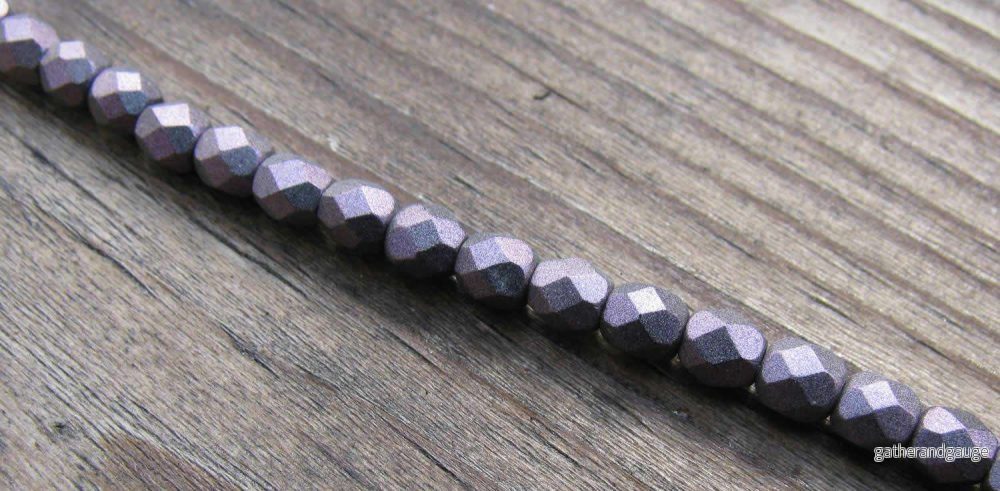 Tjeckiska Firepolish - Polychrome Deep Purple 4 mm, 1 sträng - Bild 3